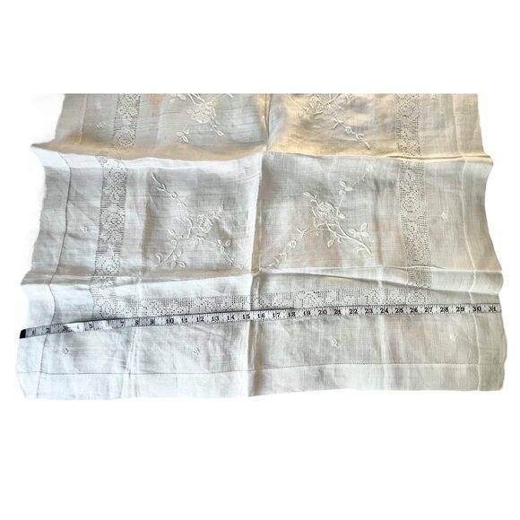 Madeira Linen Organza Tablecloth Embroidered Floral  31.5x32 Vintage - Picture 10 of 12